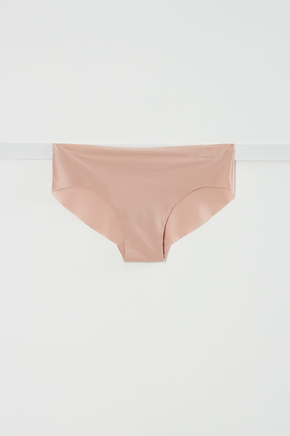 Hanro Invisible cotton thong - Wendela van Dijk