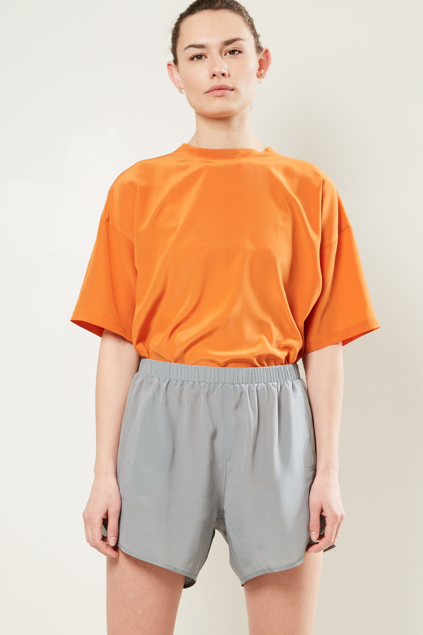 Monique van Heist - Boxer silk
