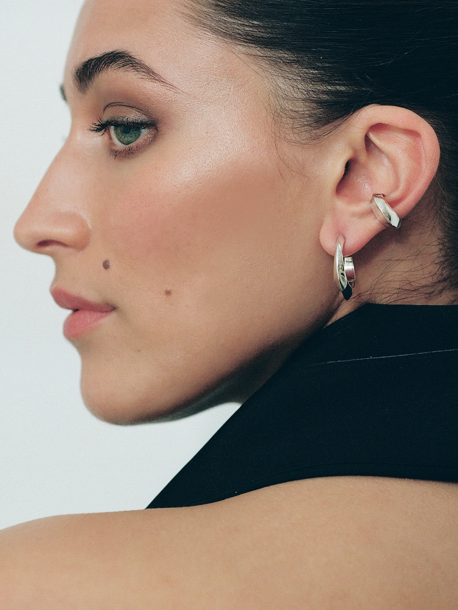  - Aero ear cuff
