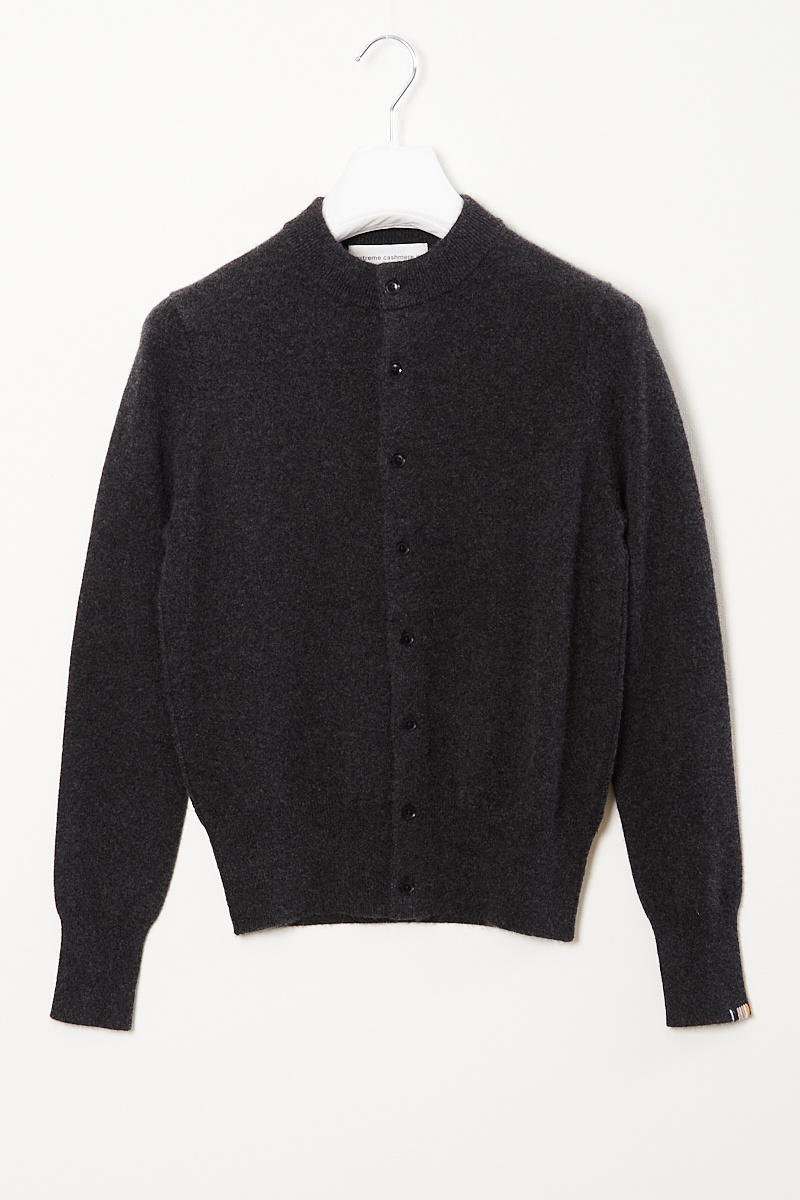 extreme cashmere No99 litte game cardigan Wendela van Dijk