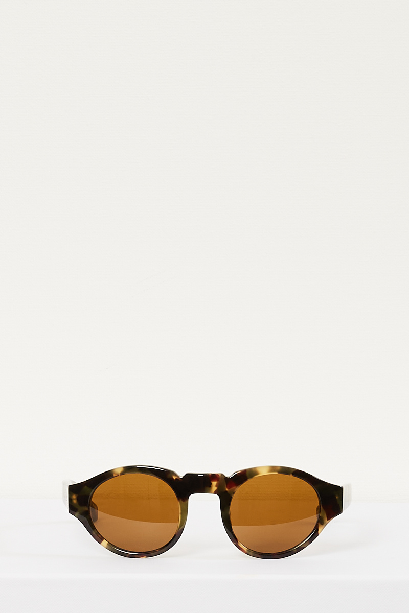  - dark t-shell sunglasses