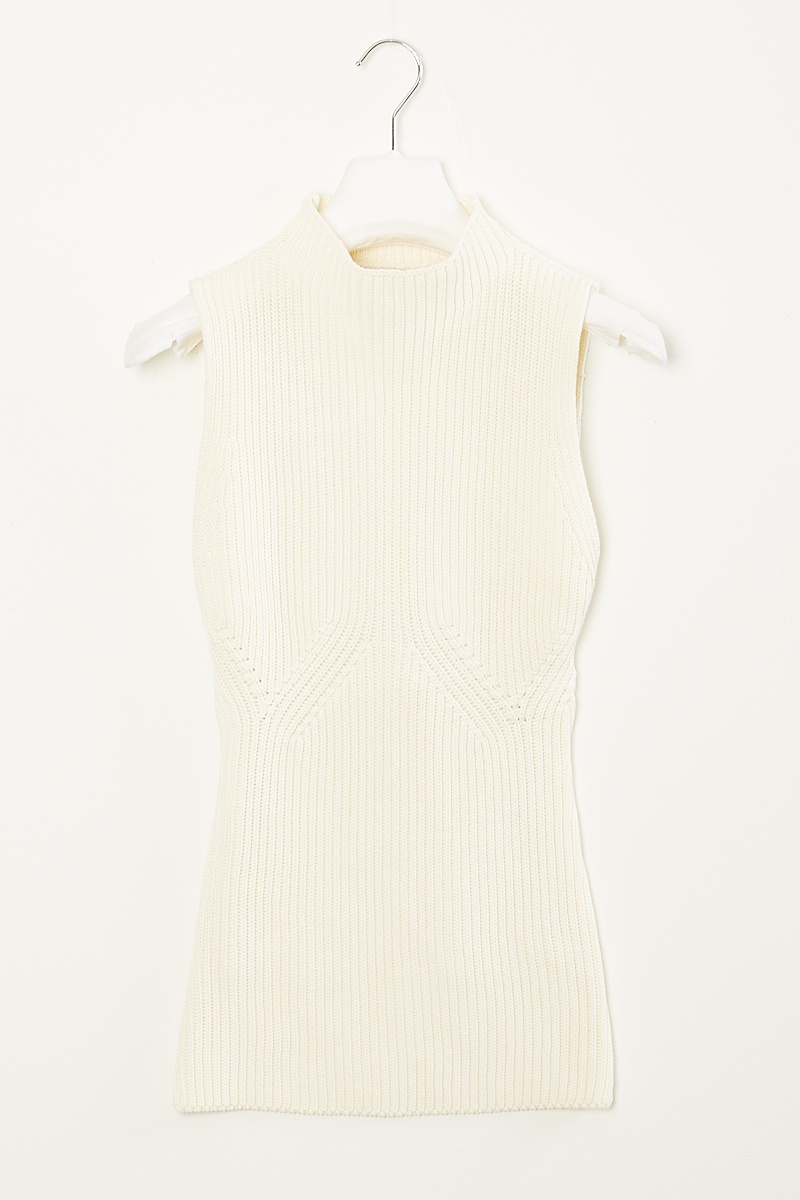 Sleeveless 5 gages knit top