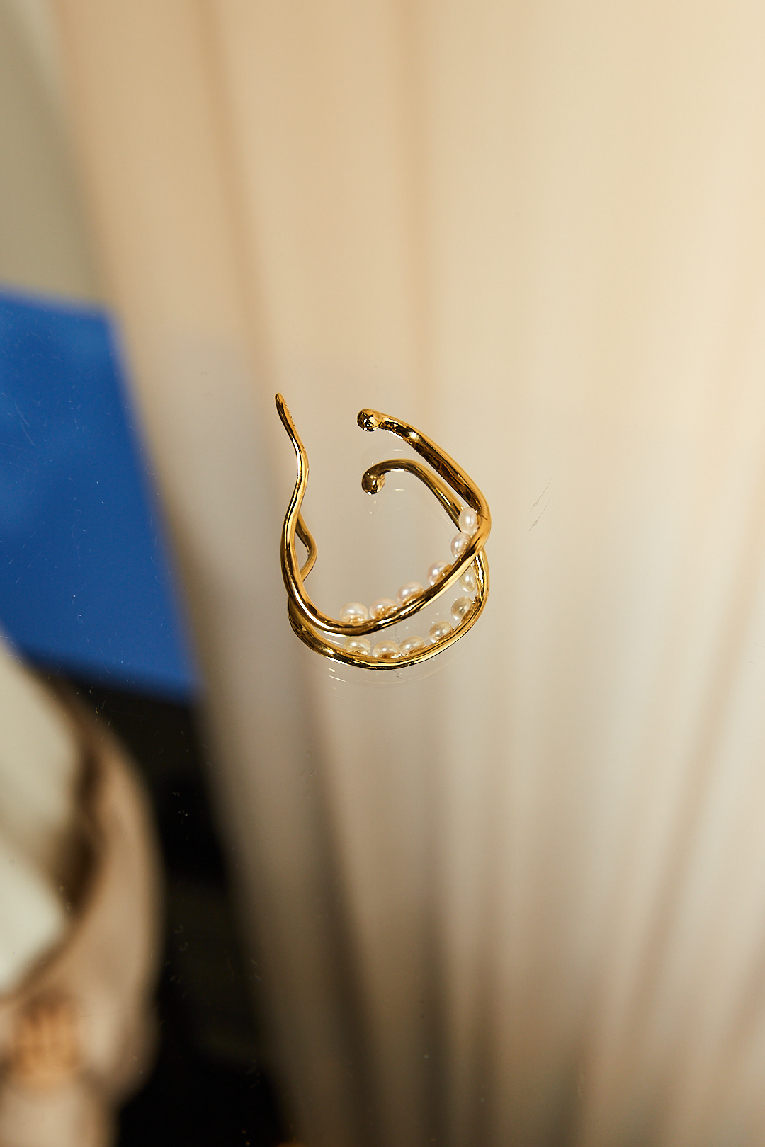  - Vero Perla ear cuff single gold plated