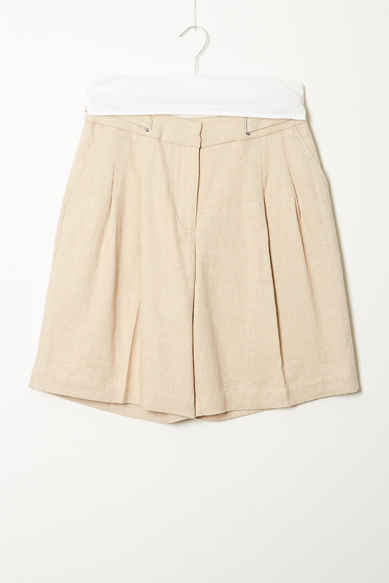  - Highwaist pleat shorts