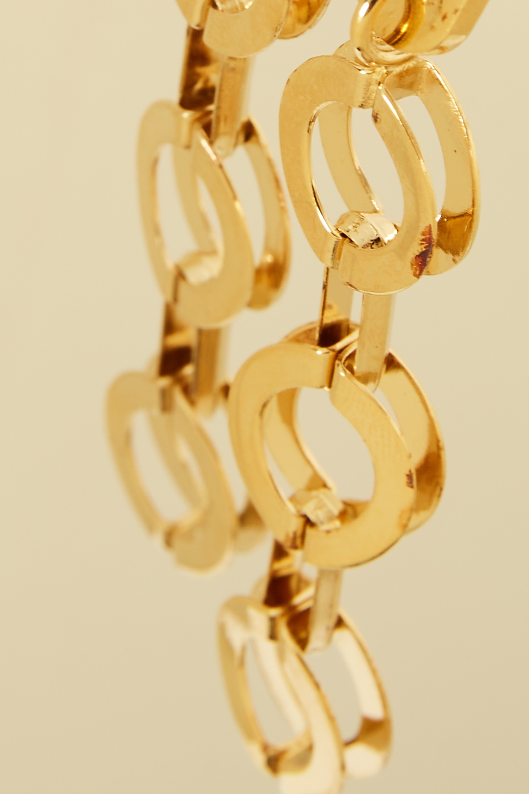  - Wavy statement earrings
