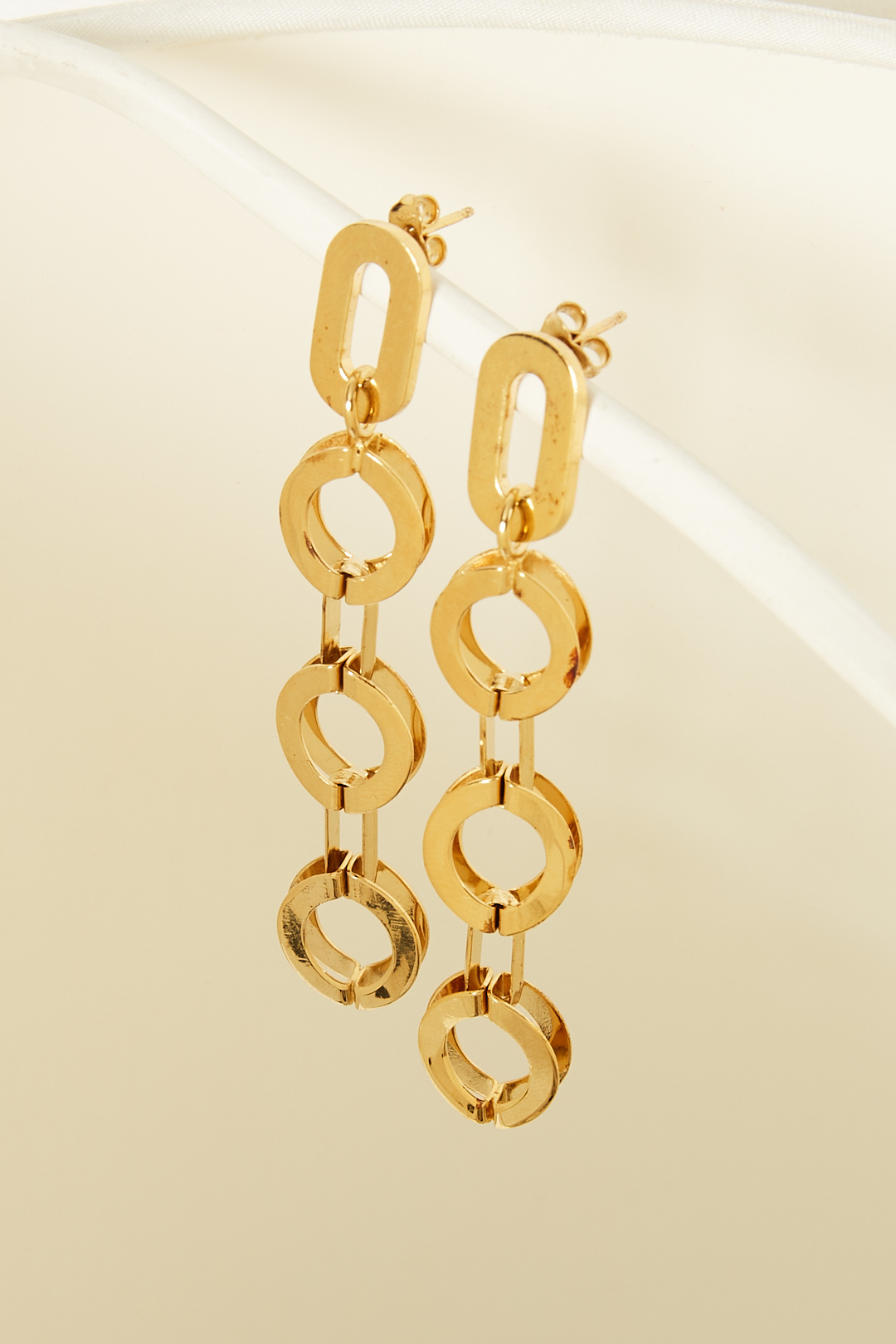 Wavy statement earrings