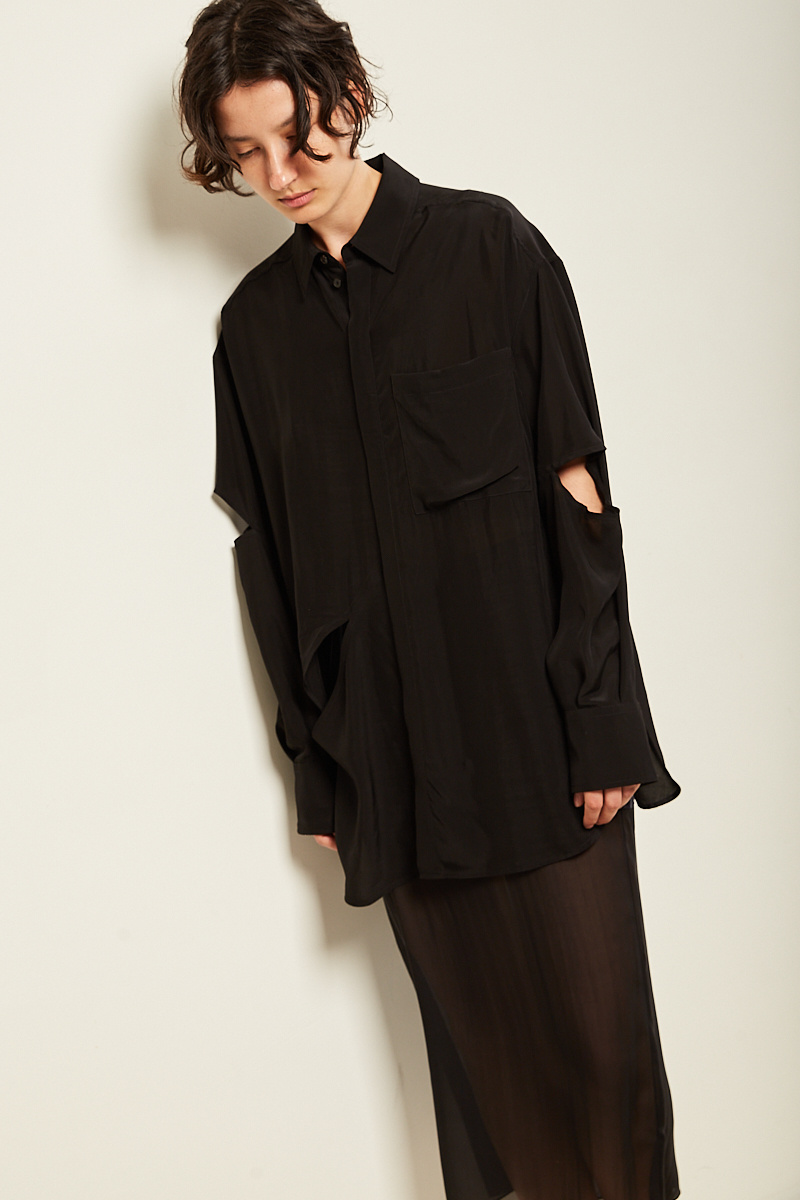  - Oversized slashed shirt
