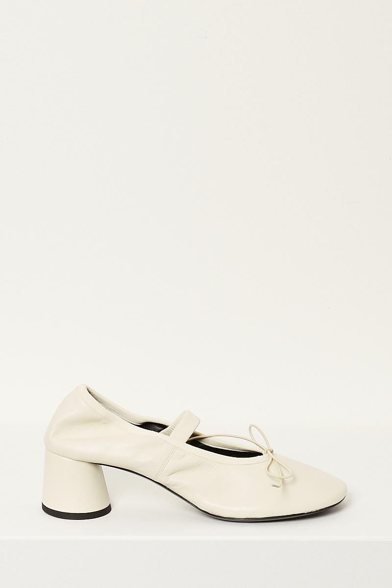  - Glove mary jane pump