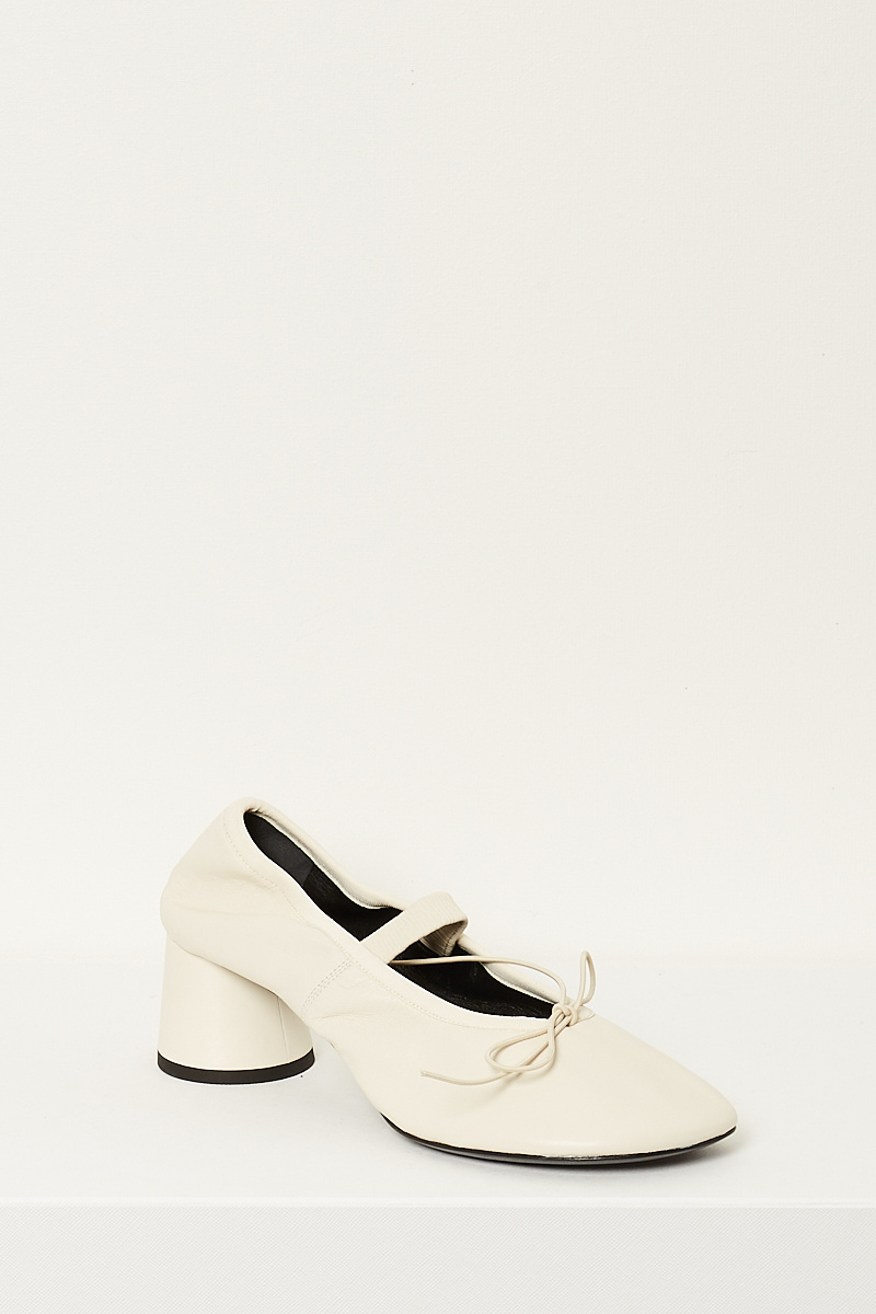  - Glove mary jane pump