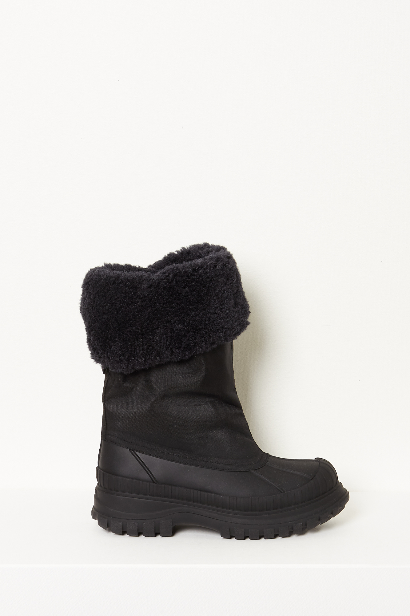  - Outdoor high shaft shearling boot