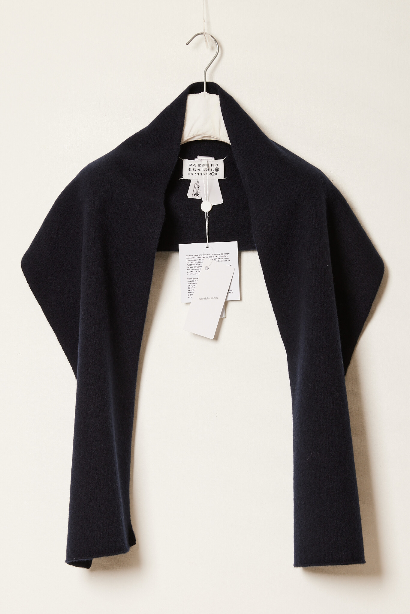 Maison Margiela S50TE0107M13091 scarve