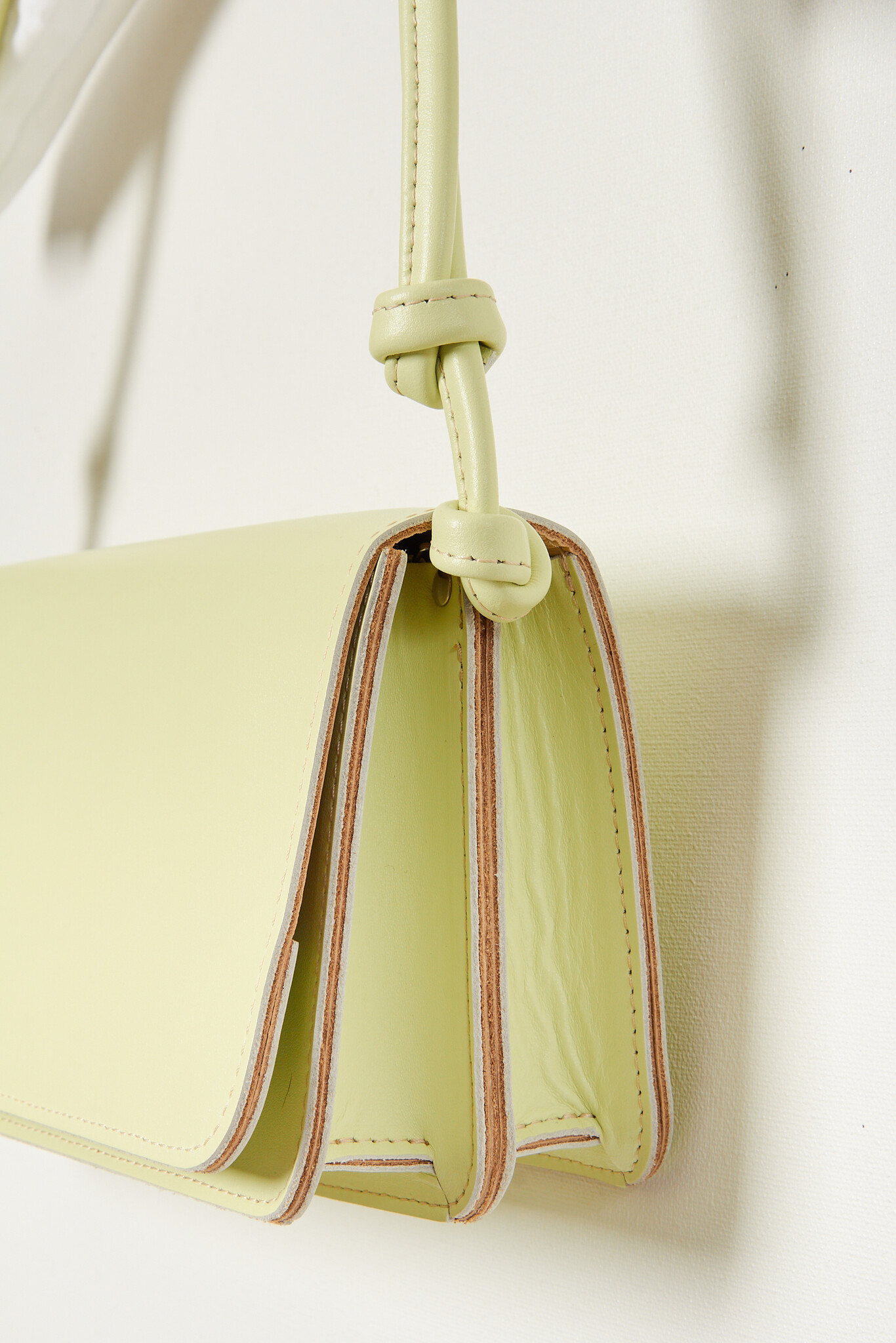  - 0021 3 pocket clutch