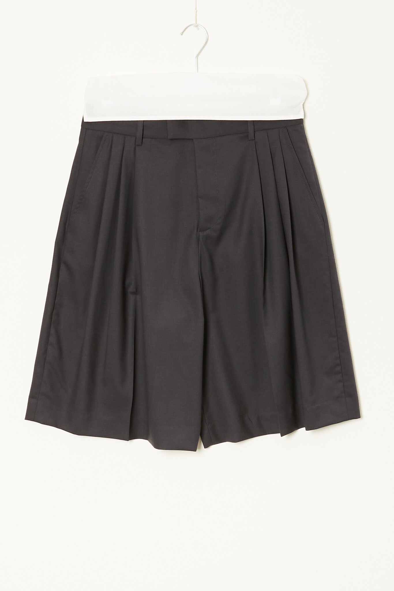 6397 3 pleat shorts
