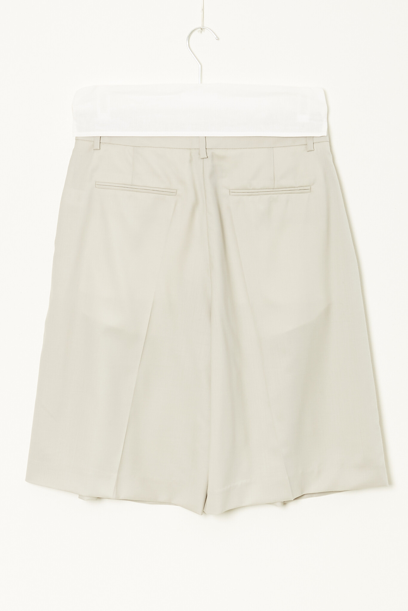 6397 - 3 pleat shorts