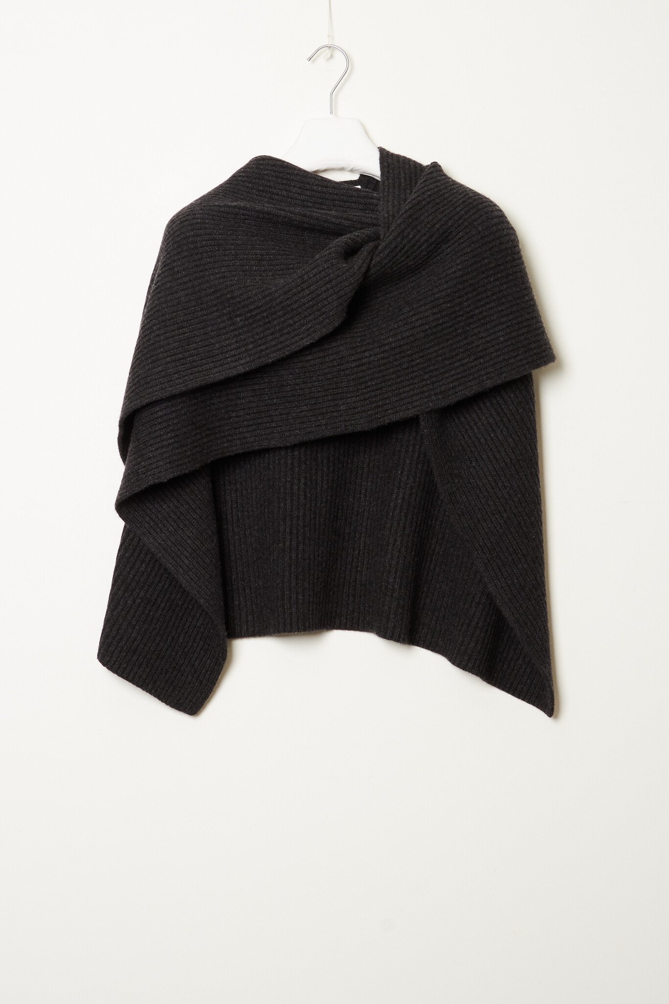 Christian Wijnants Kriella poncho scarf