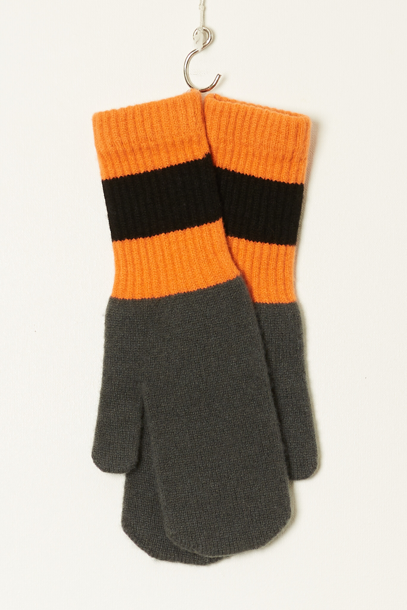 Jo Gordon - 64 MAC Mittens