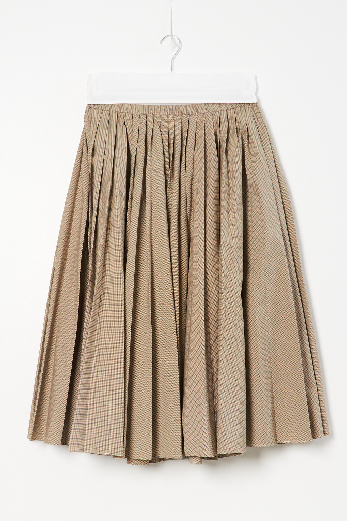 6397 - Pull on pleated skirt