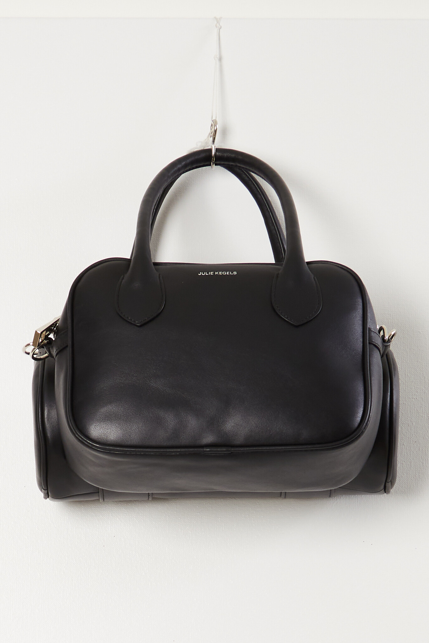 Julie Kegels - A double bag