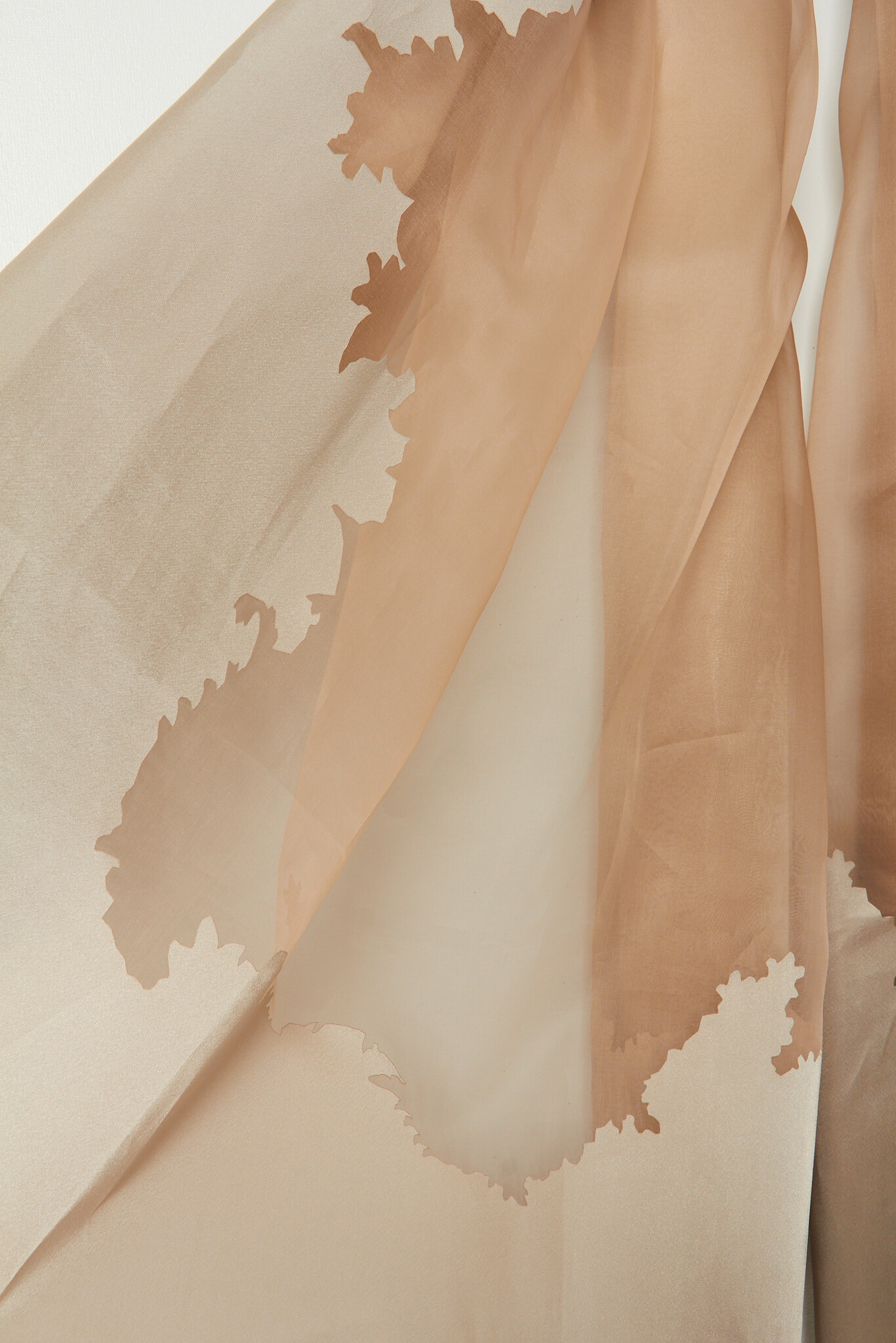 Julie Kegels - Tafel lasercut scarf