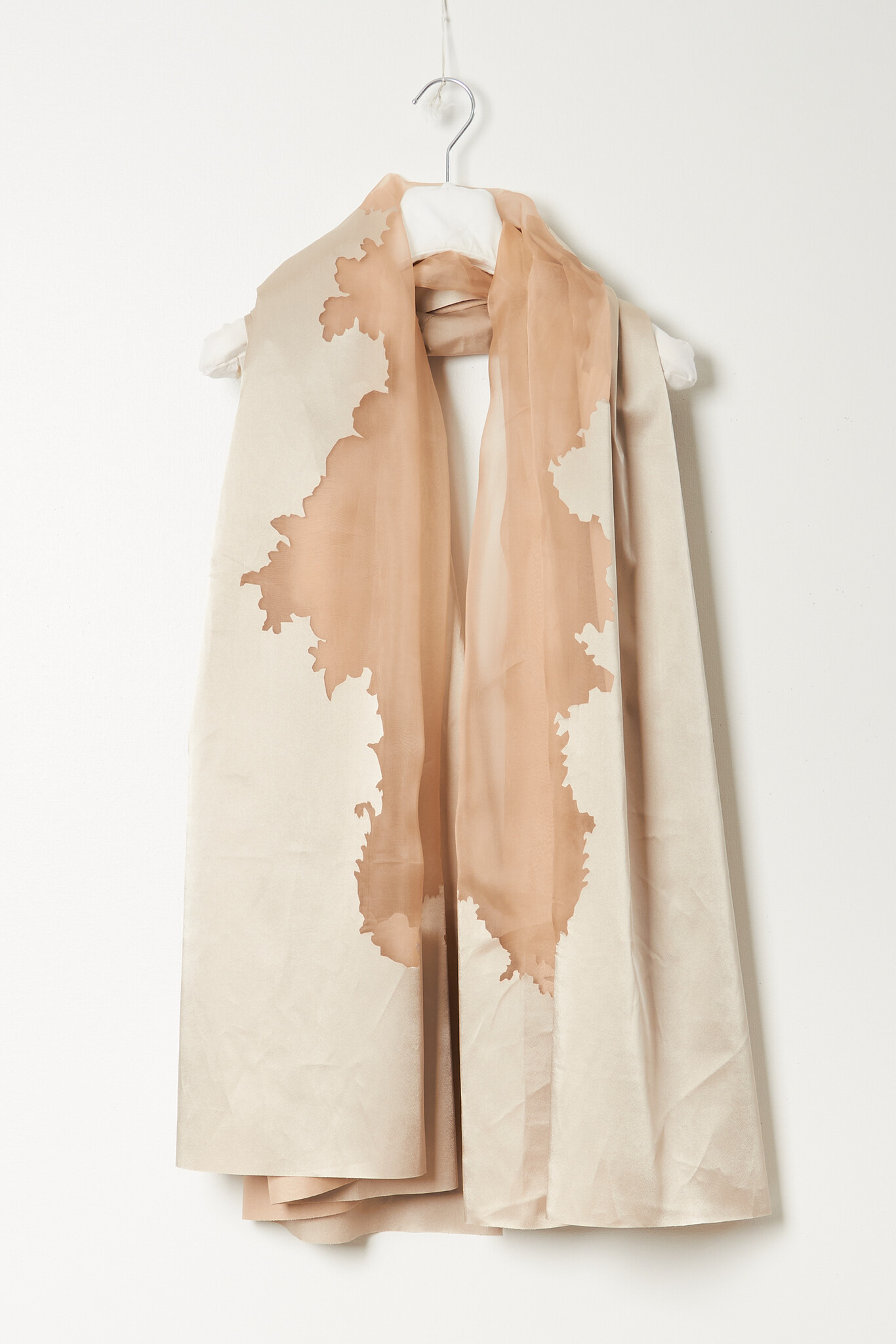 Julie Kegels - Tafel lasercut scarf