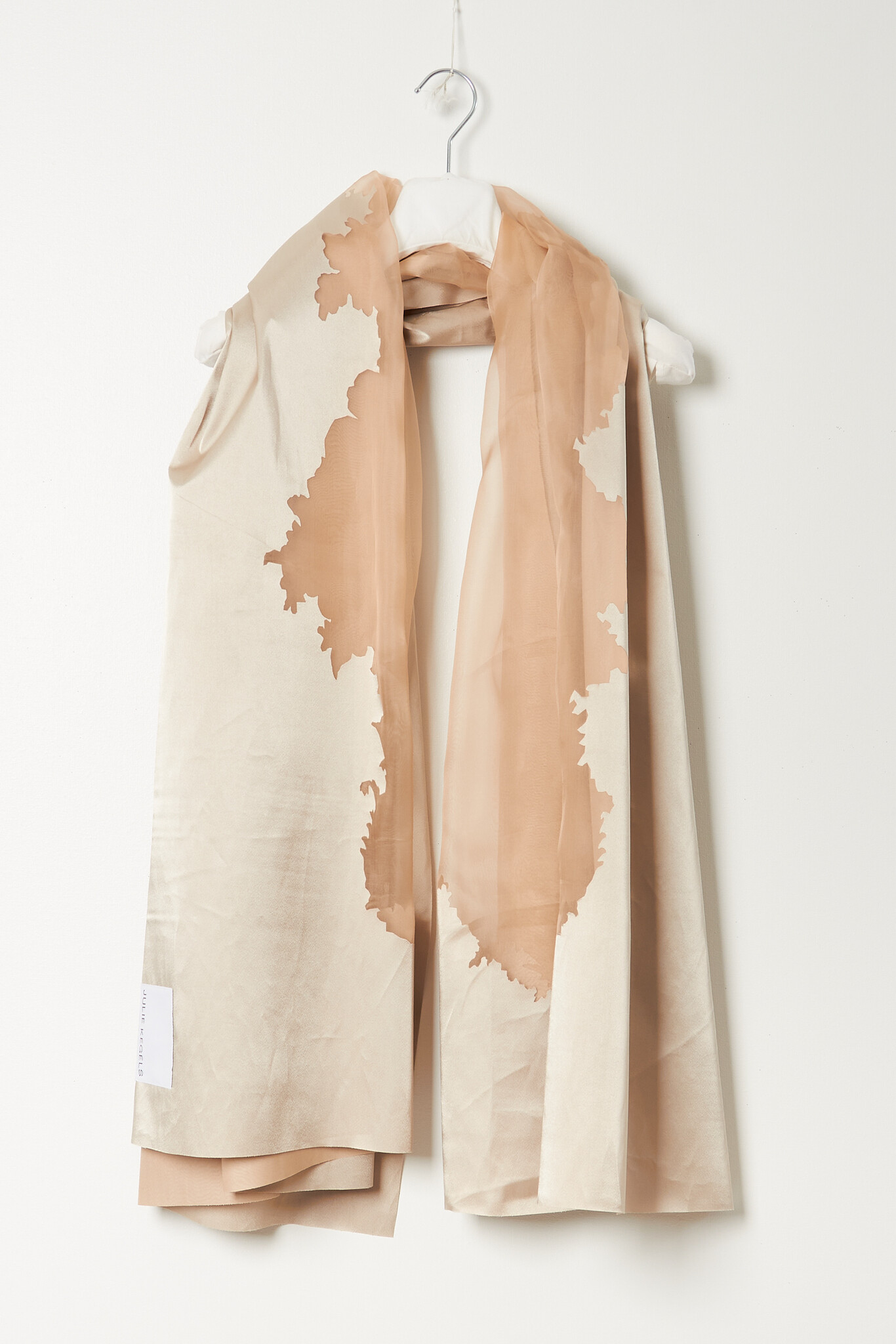 Julie Kegels - Tafel lasercut scarf