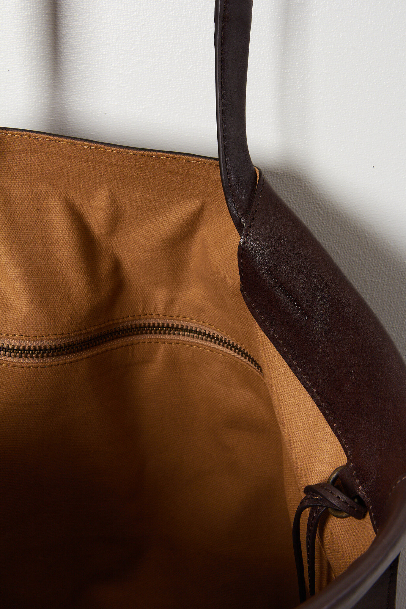 Bea Mombaers - Shopper East West tumbled