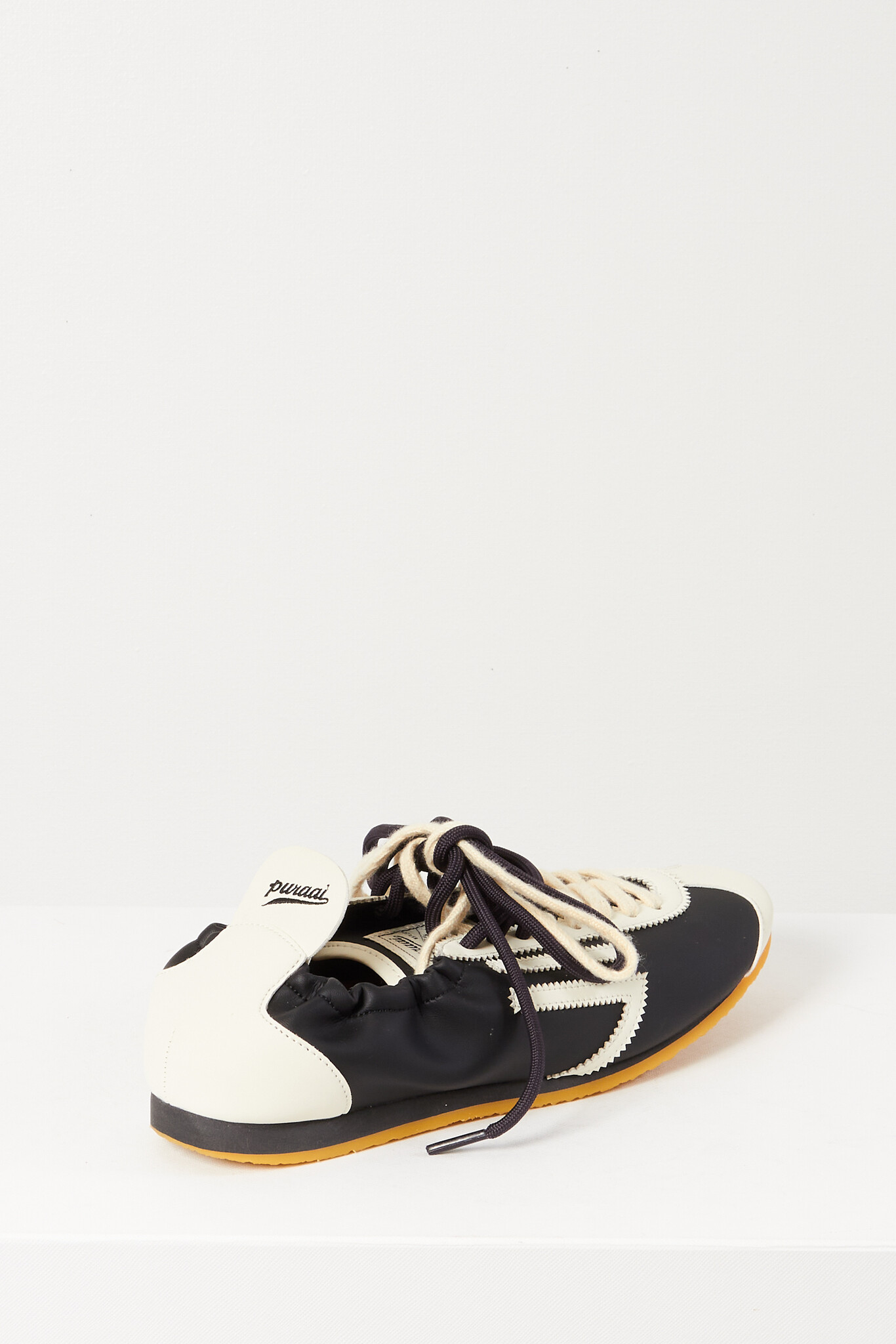 Puraai - 8.01 Lion sneaker