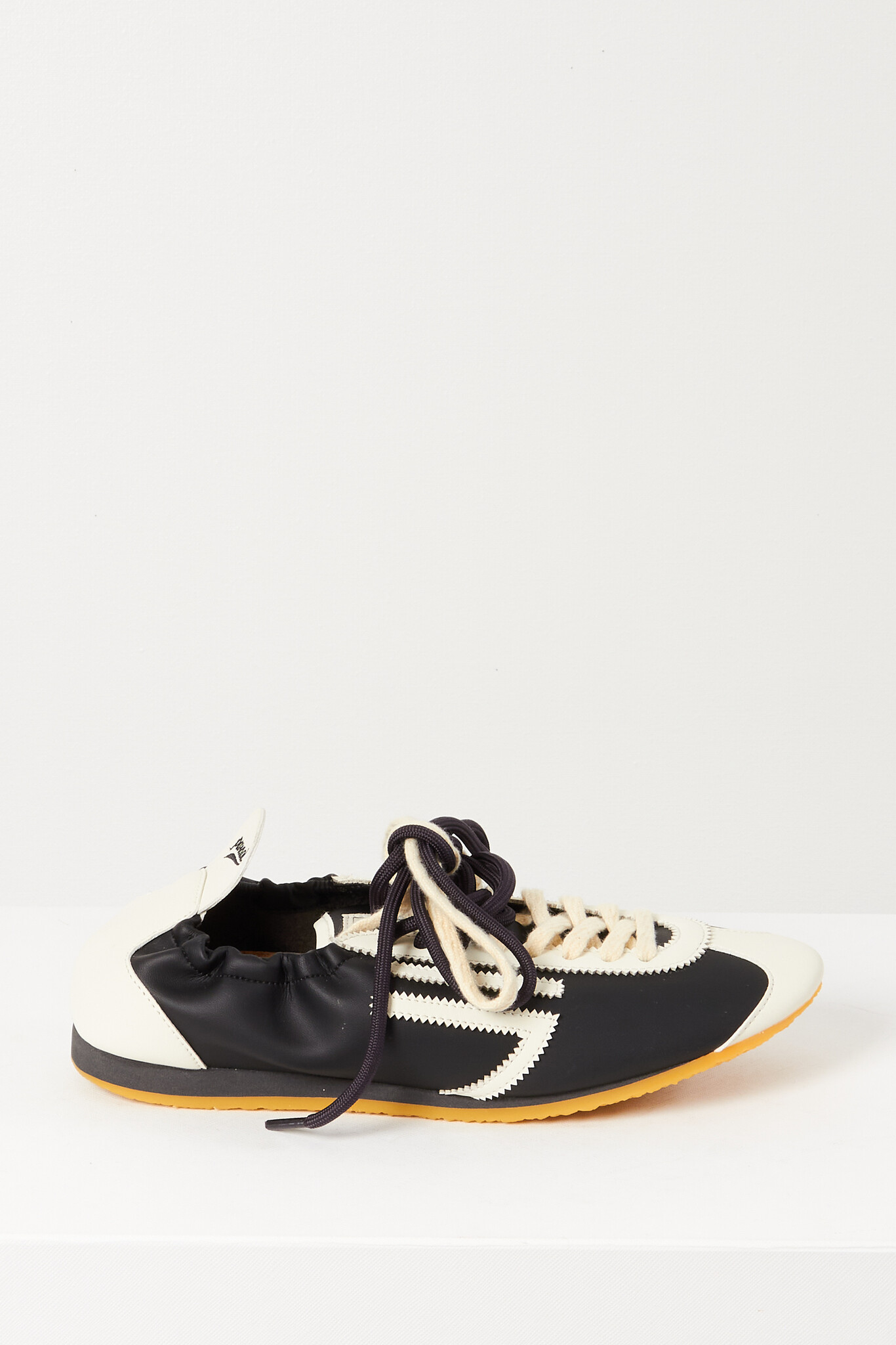 Puraai - 8.01 Lion sneaker