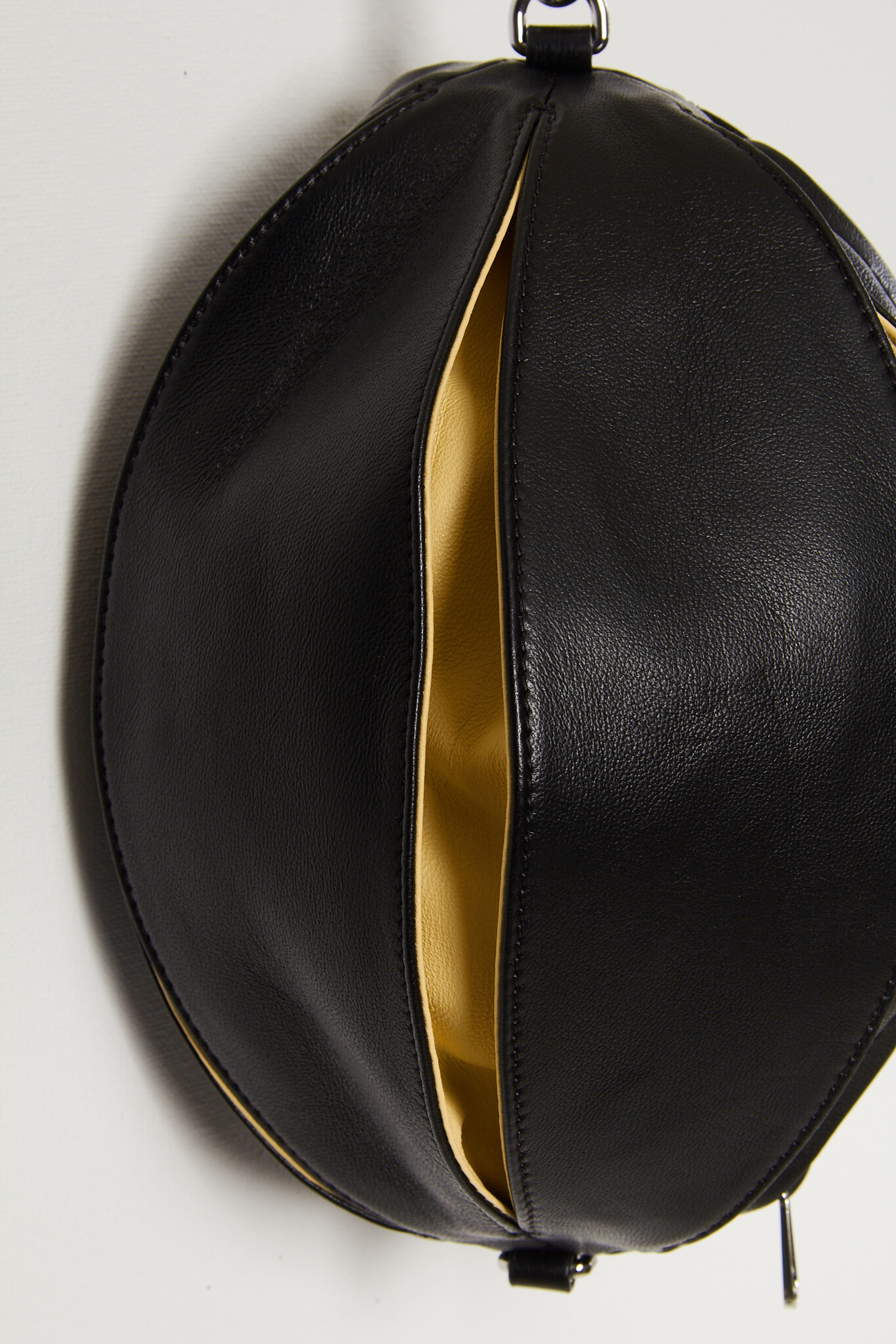 Lemaire - Balloon slits