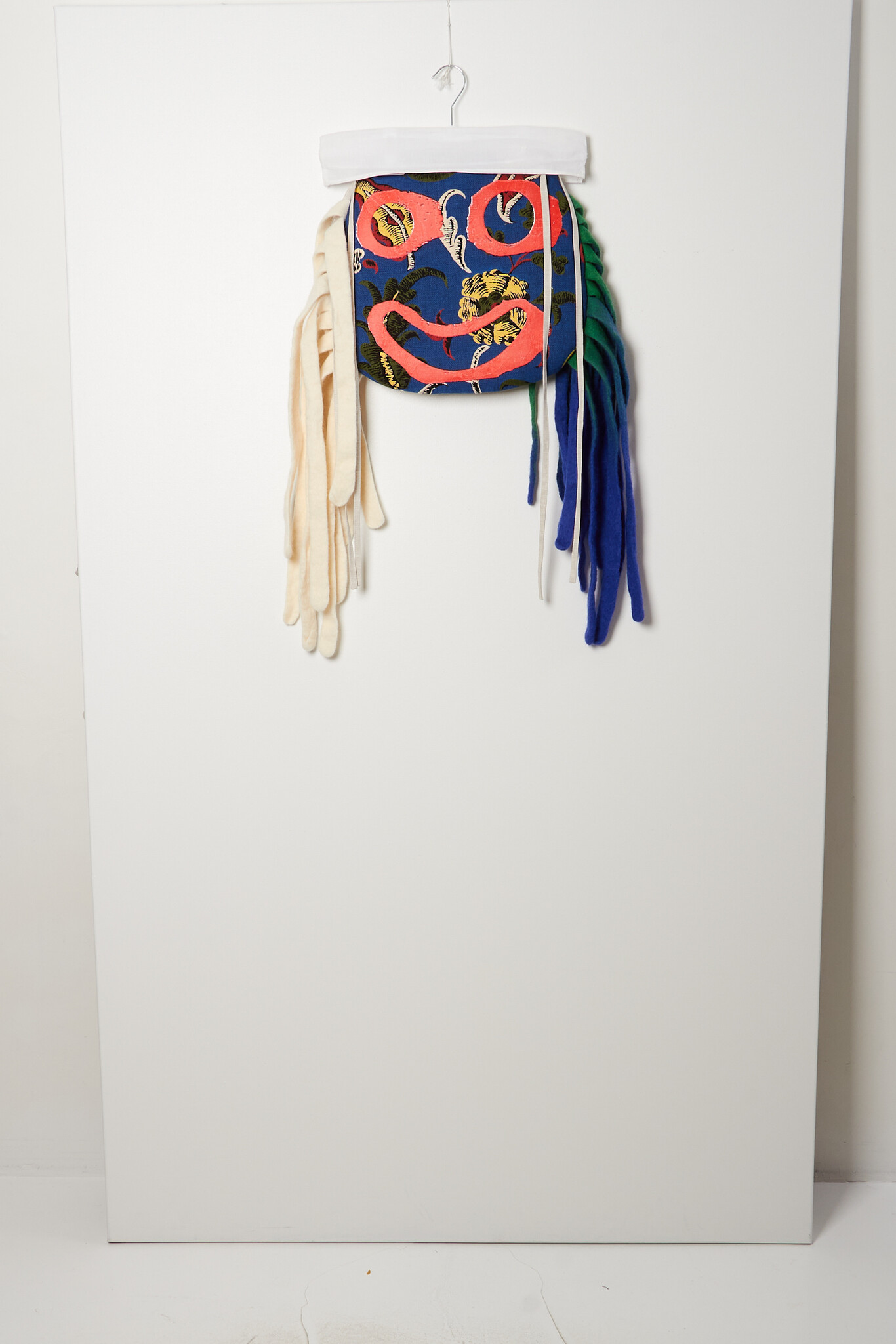 Wiener times - Back cushion gae smile tree of life