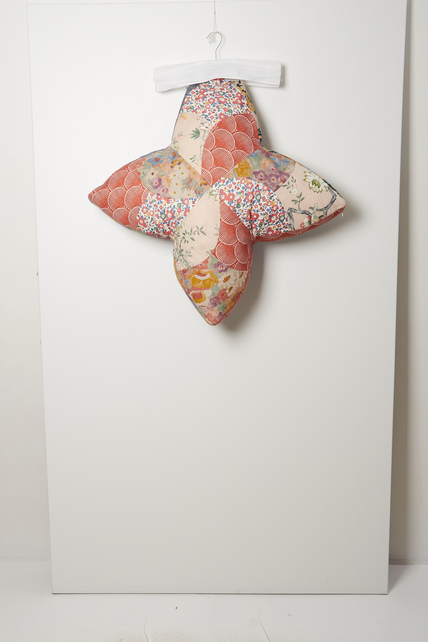 Wiener times - WW cushion cicendia fanfare