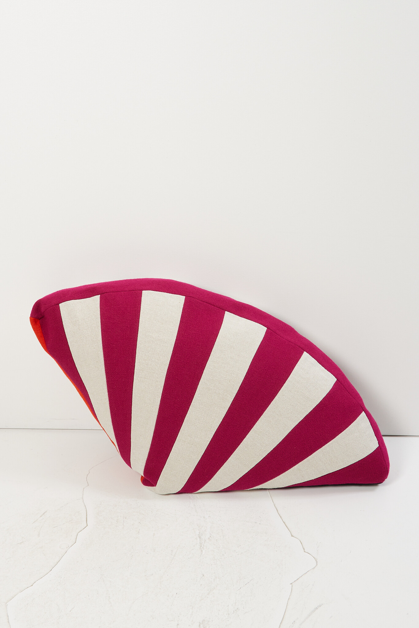 Wiener times - Rix WW cushion moon scallop fan