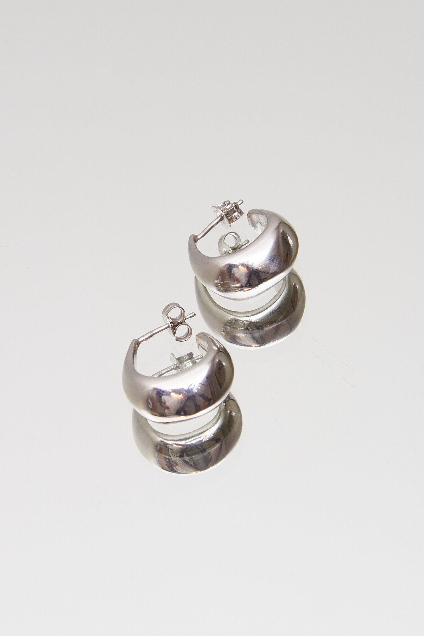 Lemaire Curved mini drop earrings