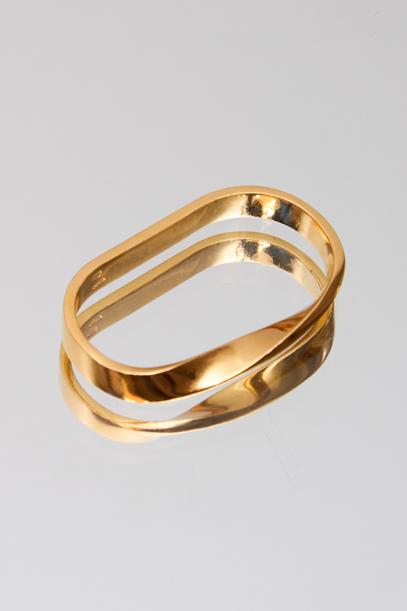  - Moby twist wide ring