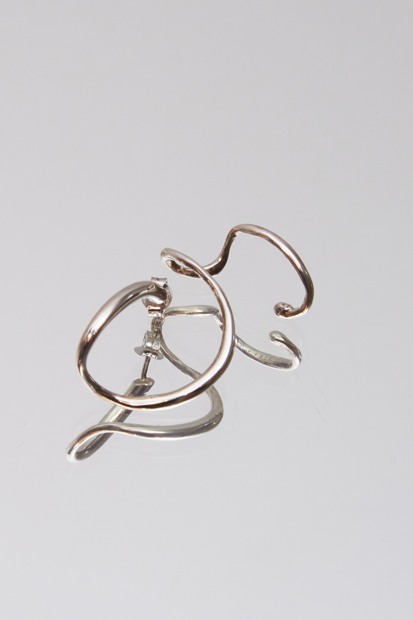  - Cursive earpiece single sterling