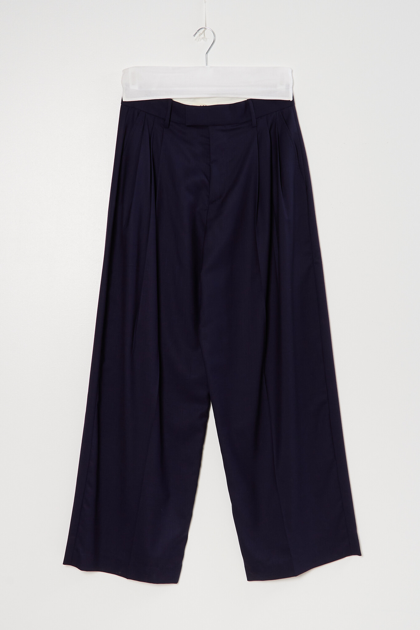 6397 - 3 pleat trousers