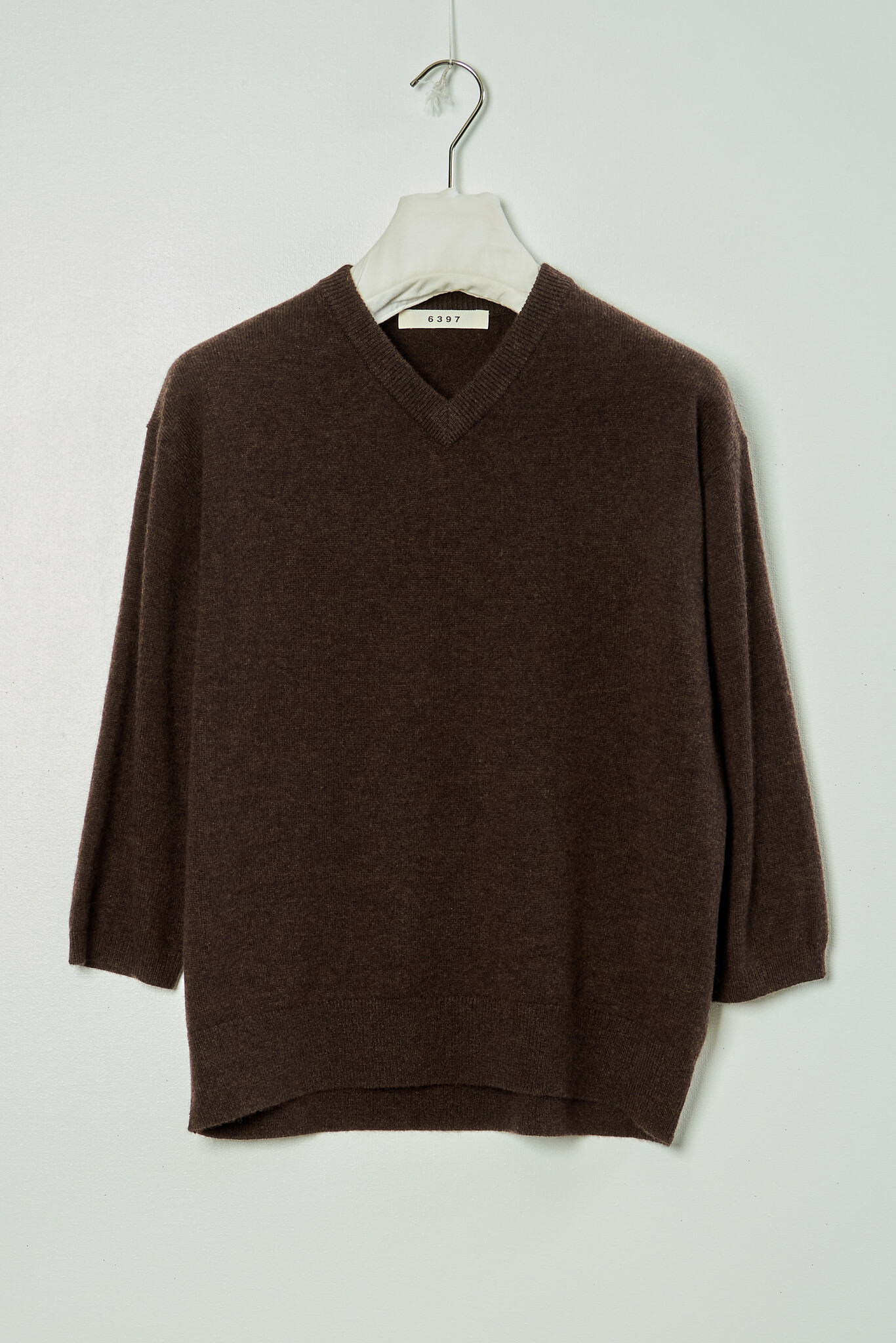 6397 - Elbow v neck
