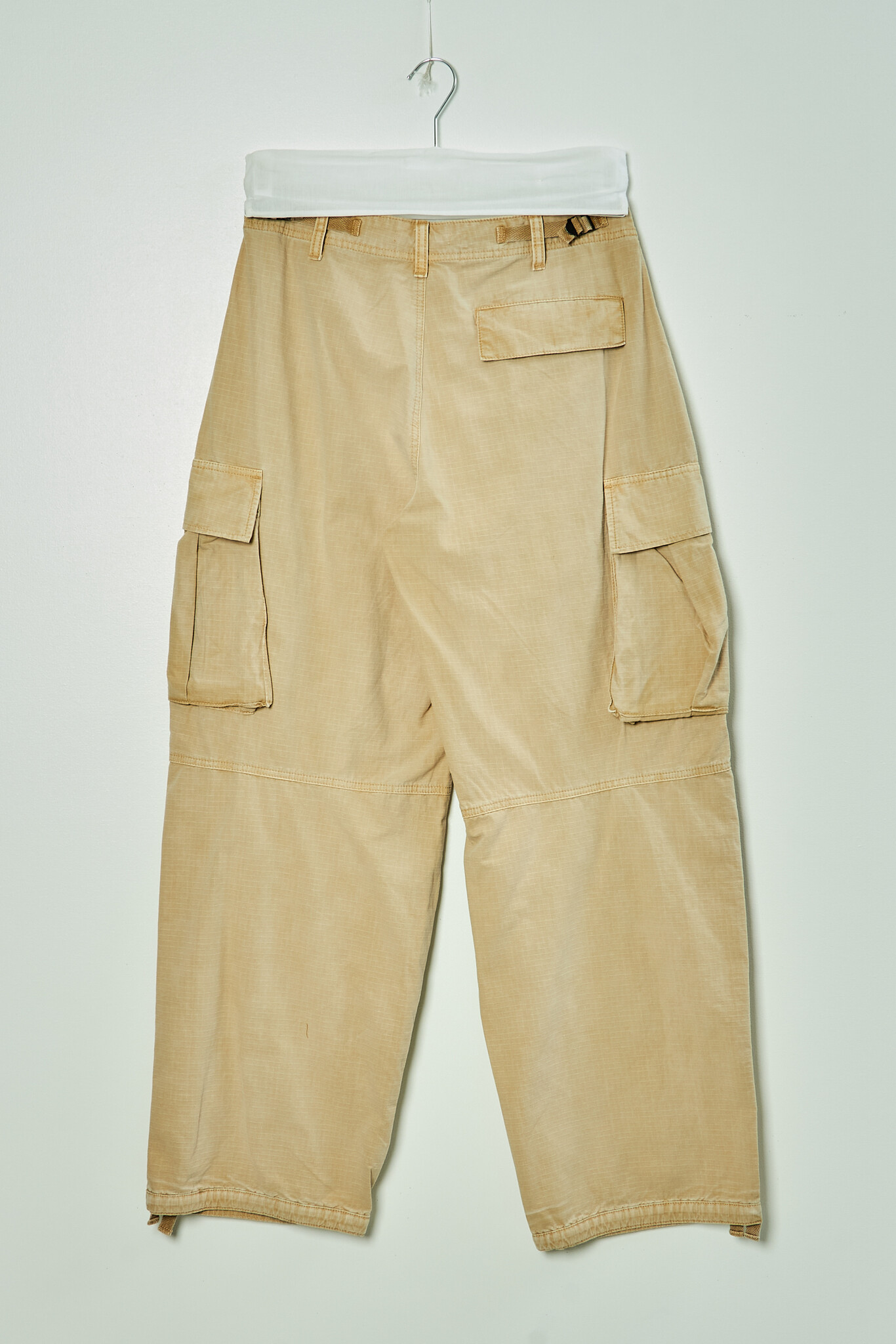 6397 - Worn cargo