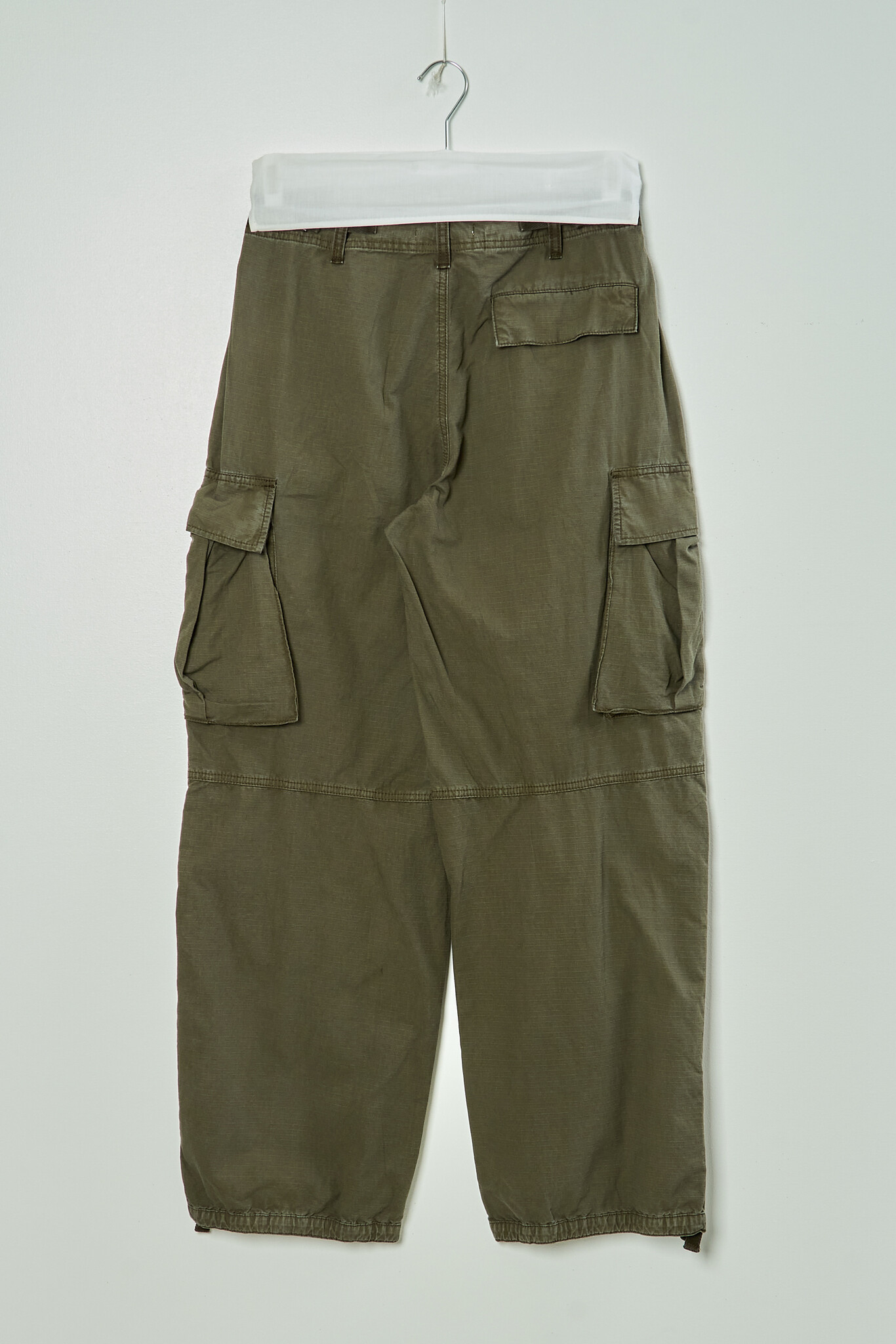 6397 - Worn cargo