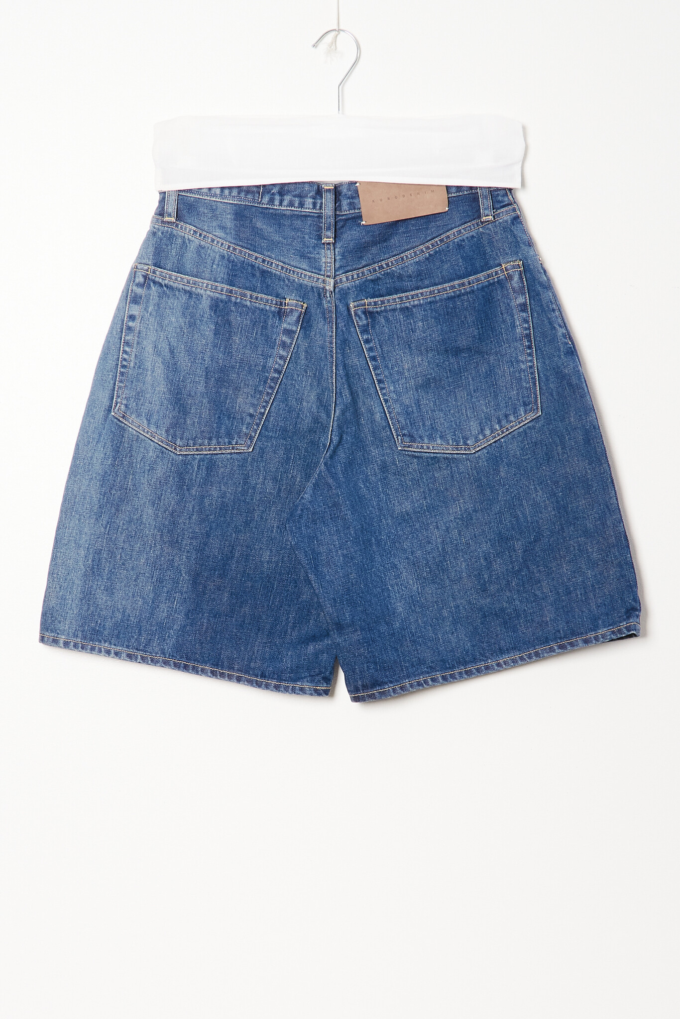 Kuro - Structured shorts
