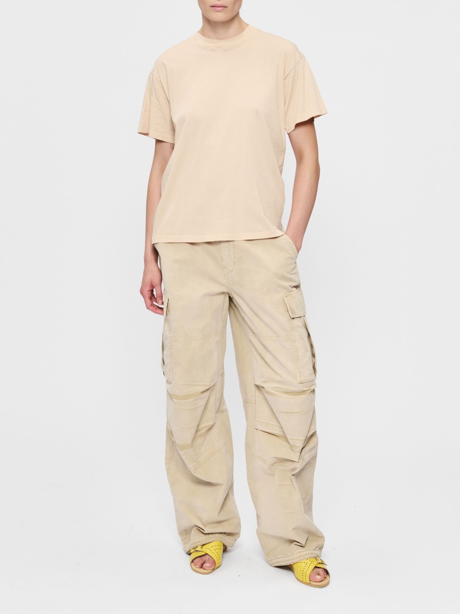 6397 - Worn cargo