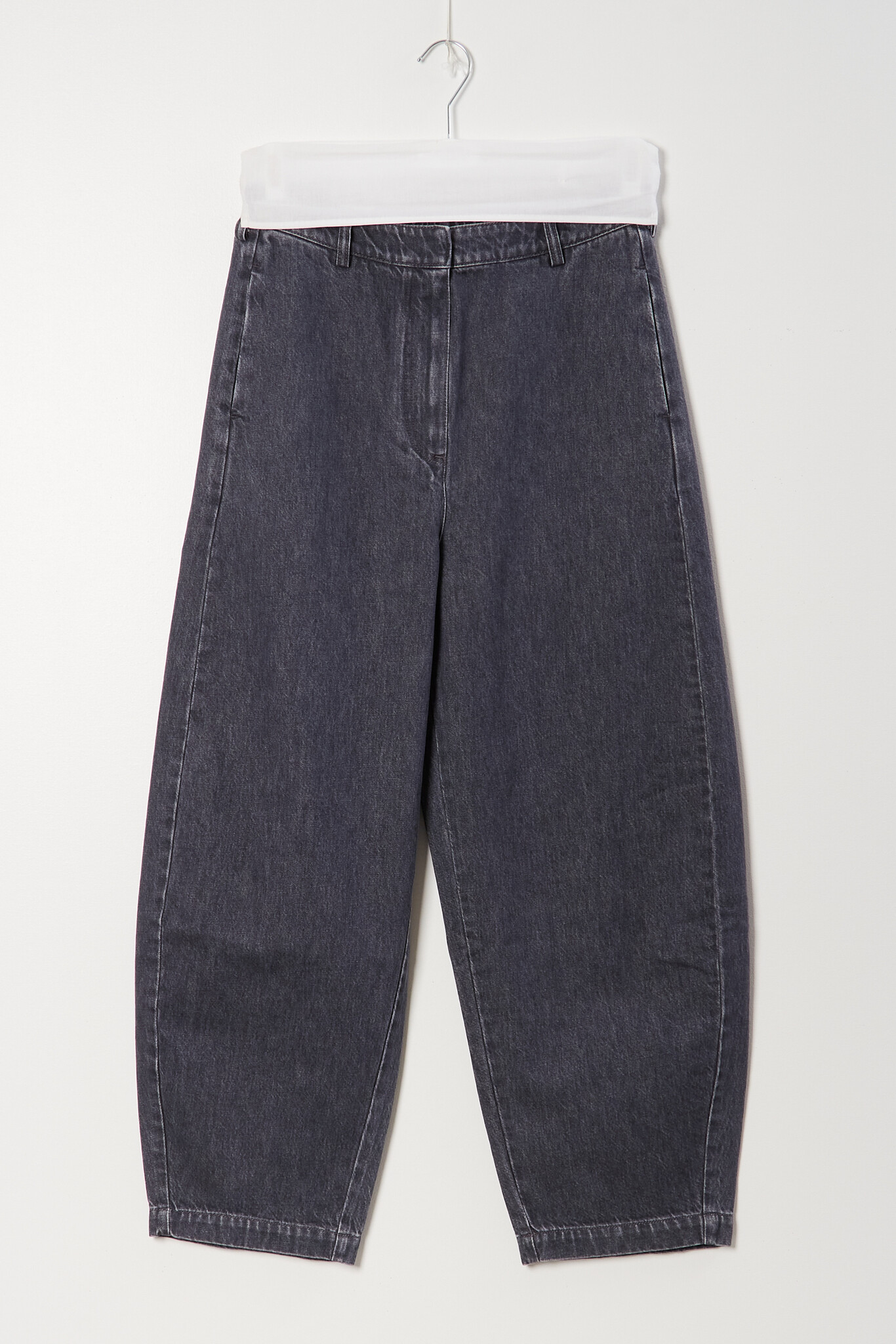 Cordera Washed denim curved pants