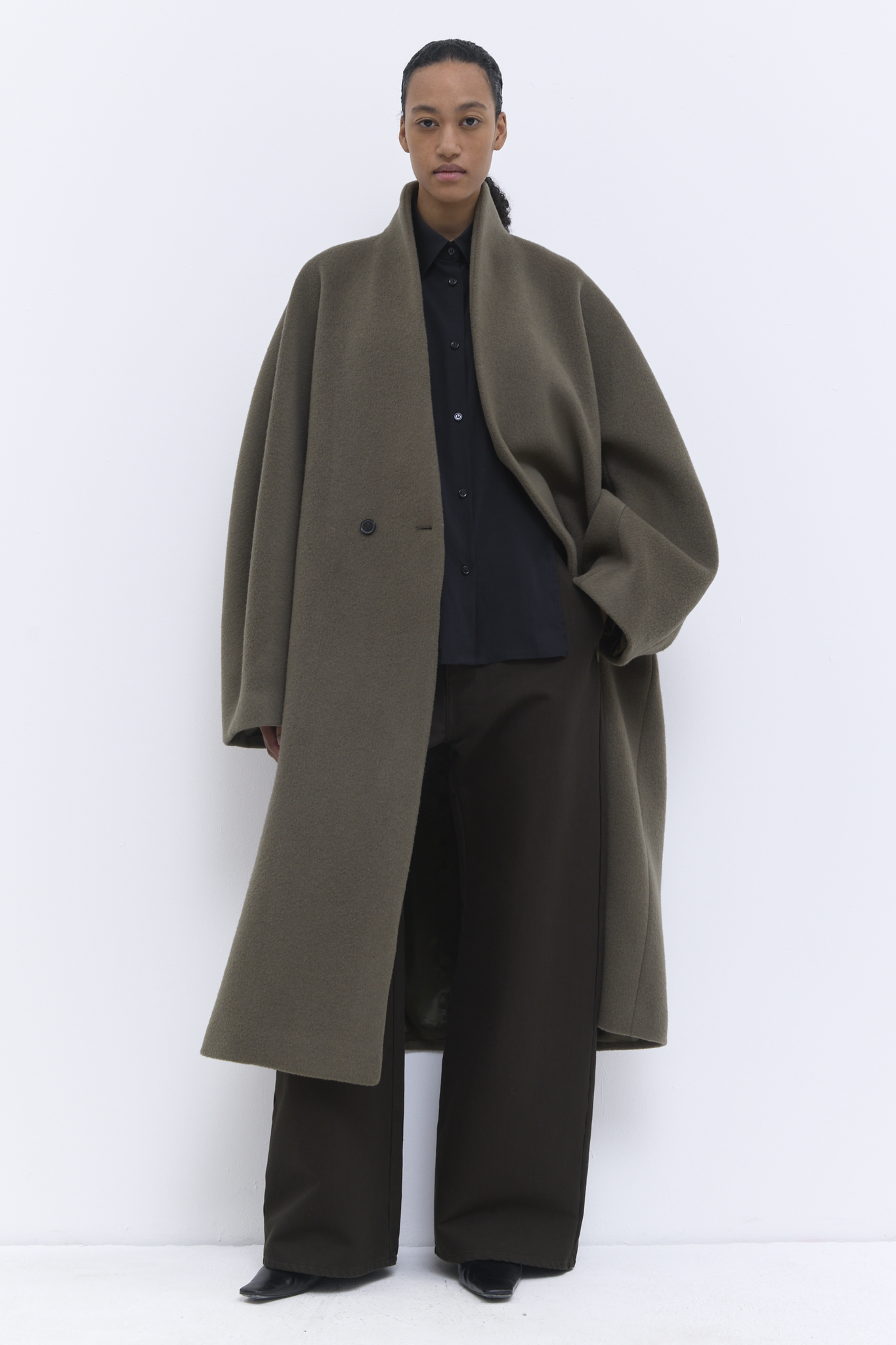 Christian Wijnants - Caparis coat with shawl