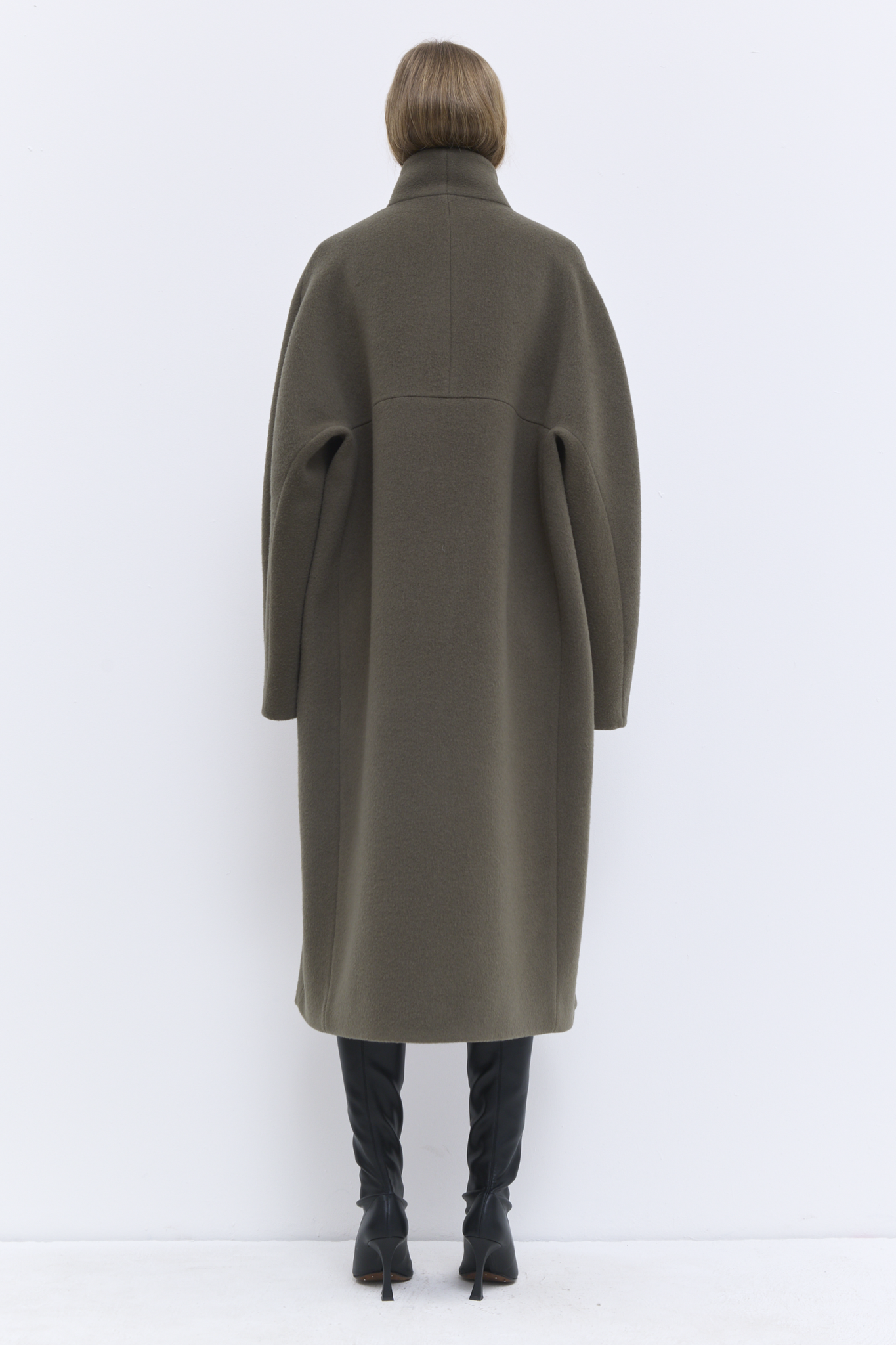 Christian Wijnants - Caparis coat with shawl