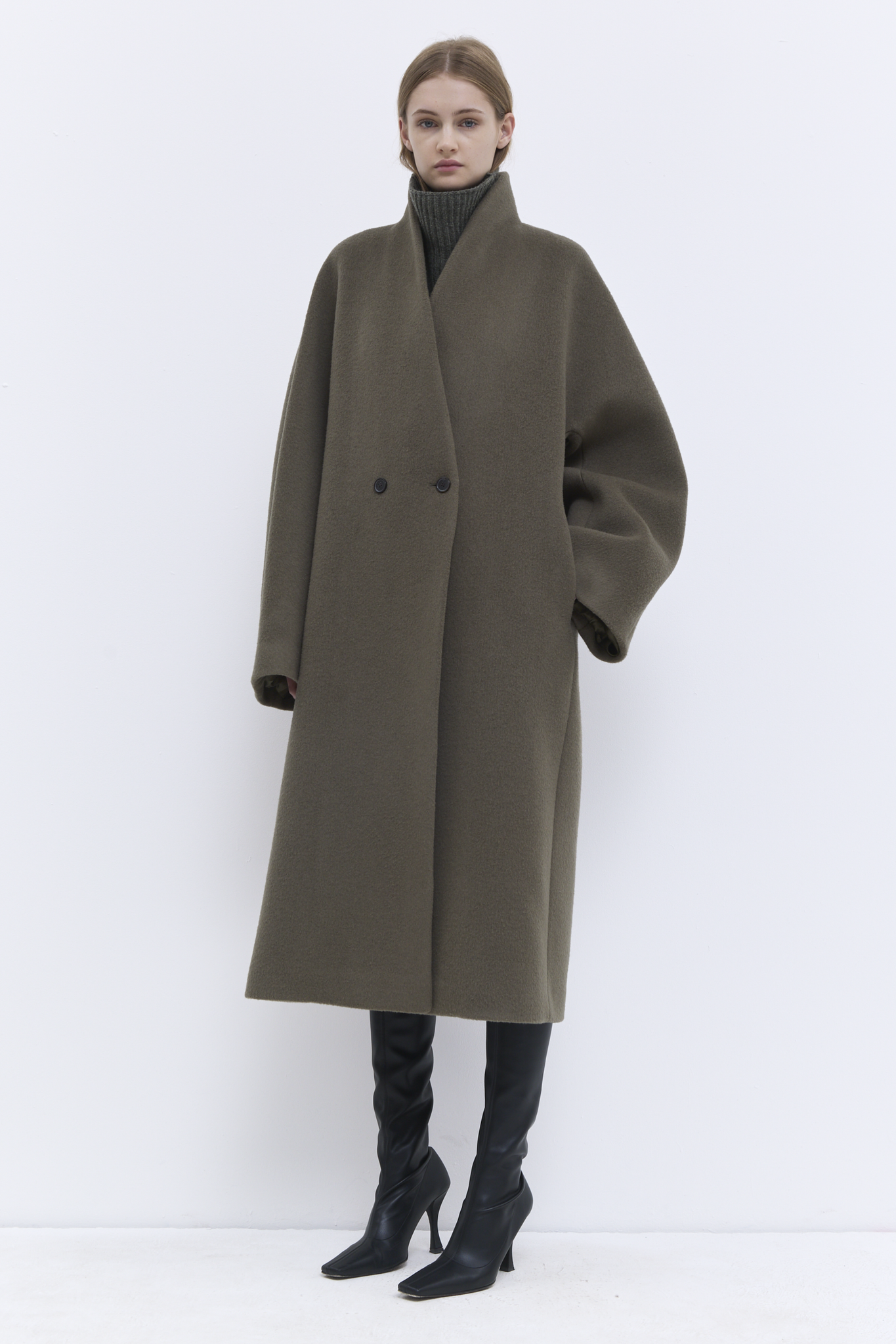 Christian Wijnants - Caparis coat with shawl
