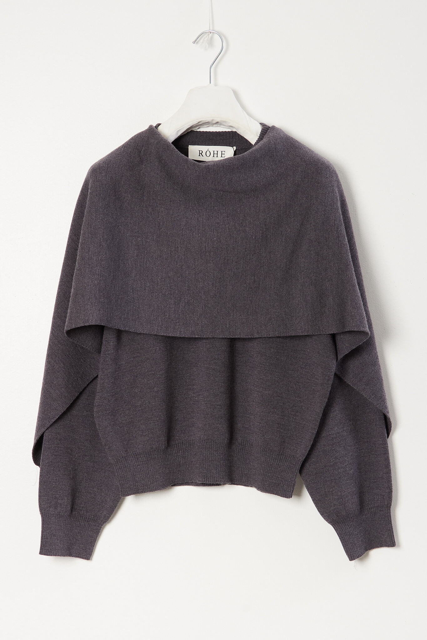 Róhe - Cape jumper