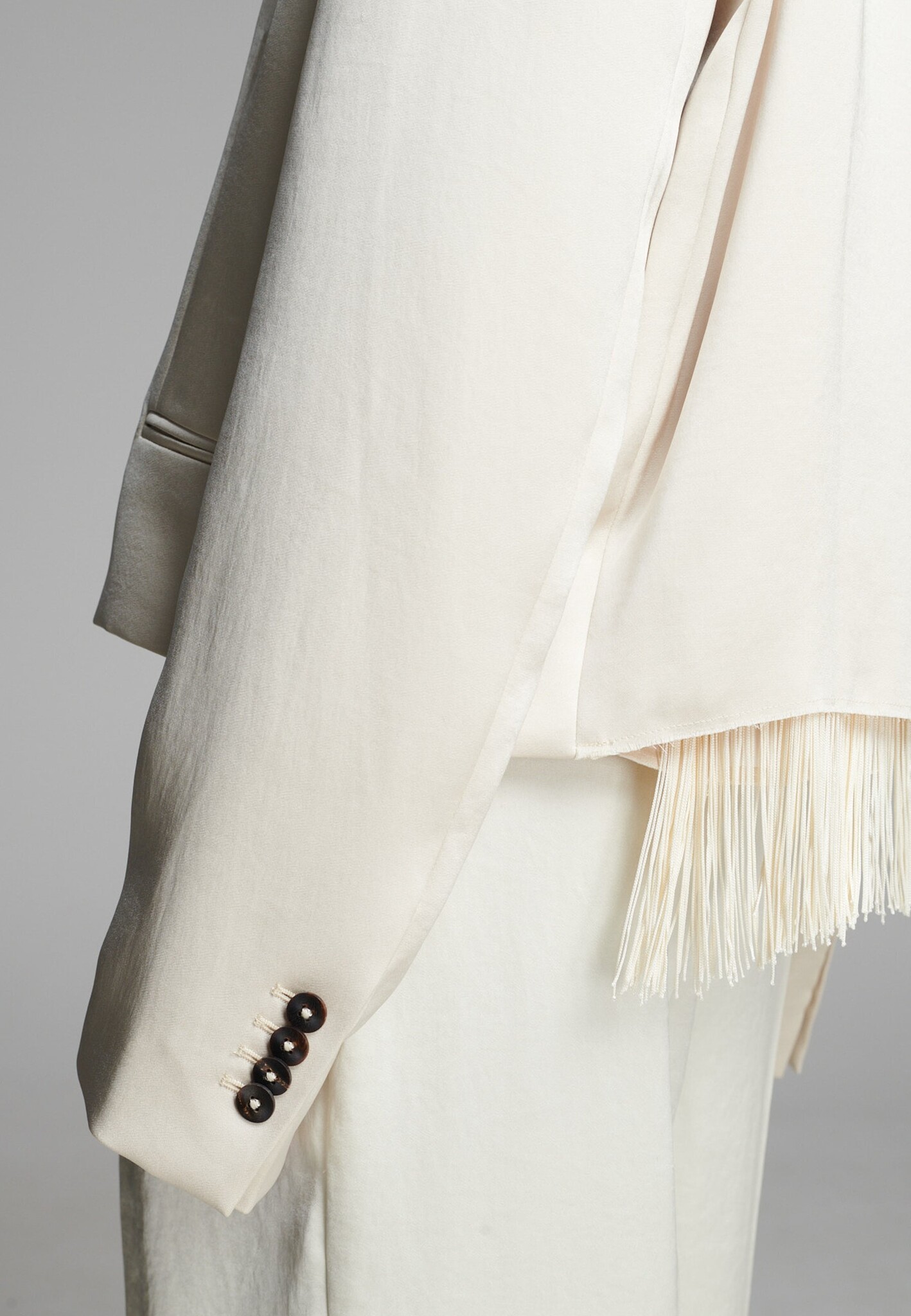 Frenken - Sharp satin fringe blazer