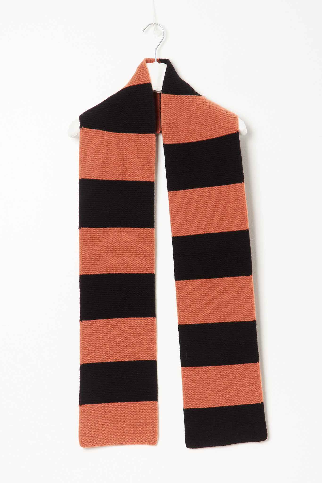 Jo Gordon - 09 MAC Broad Stripe Garter Stitch Scarf