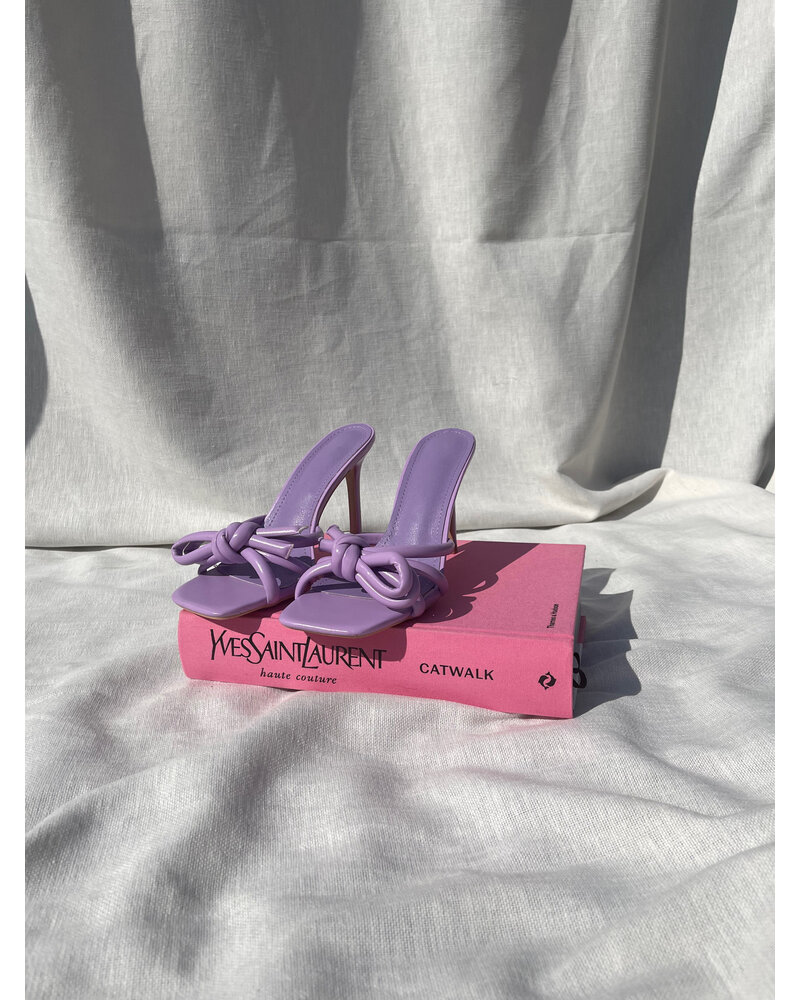 Explore more heels lilac