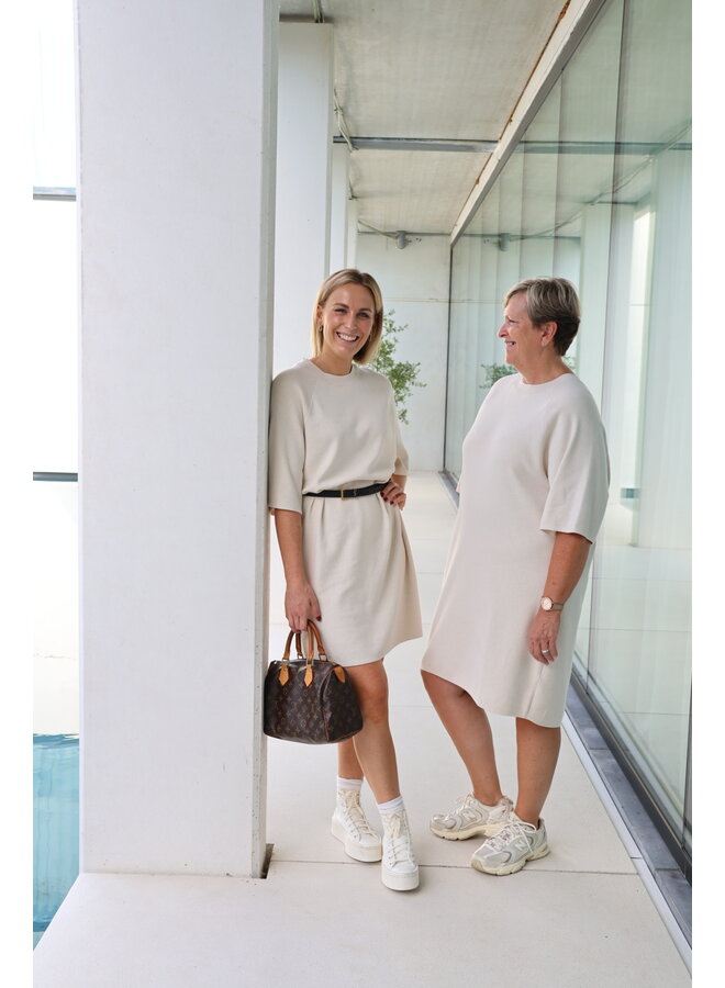 Knitted T-shirt dress chalk white